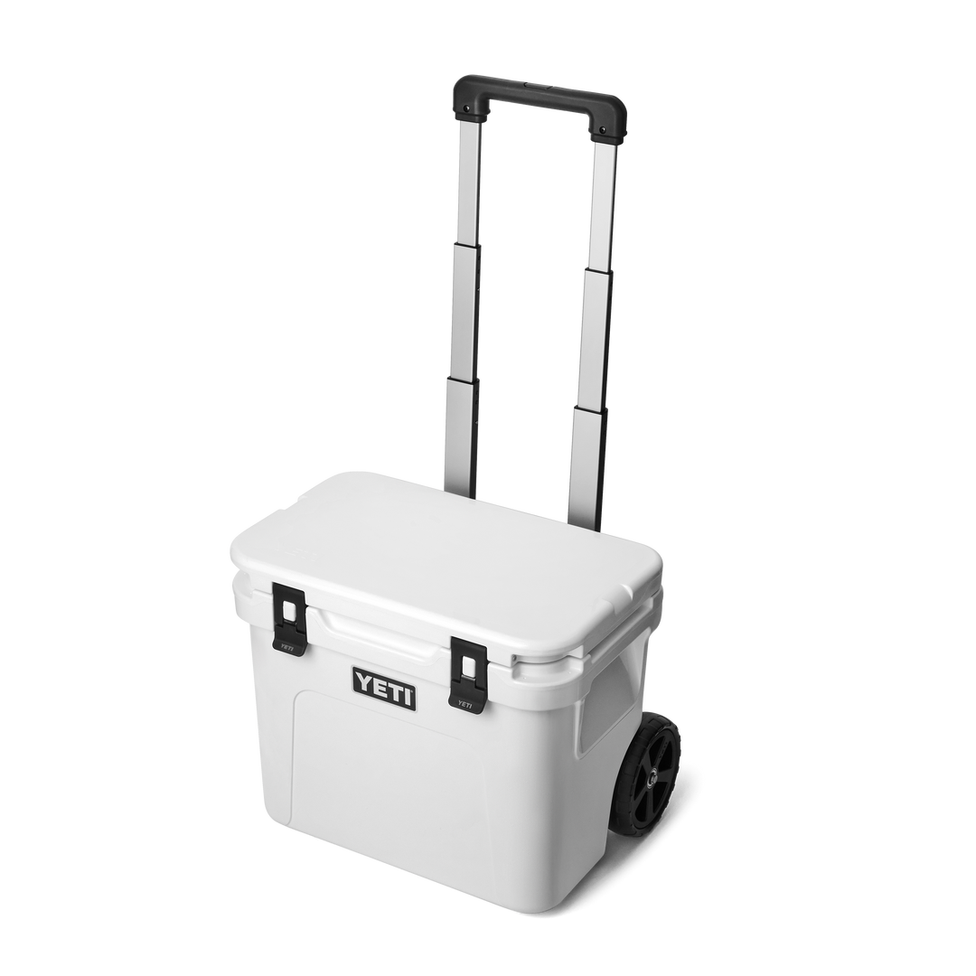 Yeti - Roadie - 32 Wheeled Cool Box — white